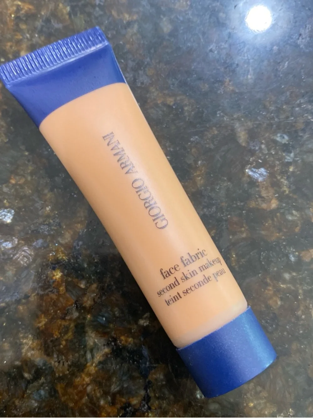Giorgio Armani Face Fabric Second Skin Makeup - Warm Beige with Blue Cap
